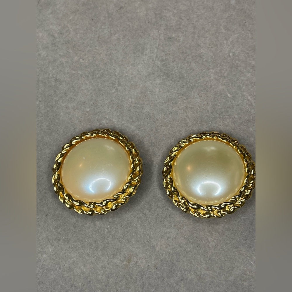 Vintage Liz Claiborne earrings